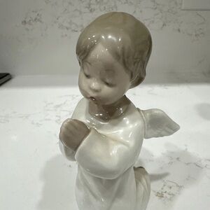 Lladro Angel Praying Kneeling Porcelain #4538 Retired 5"